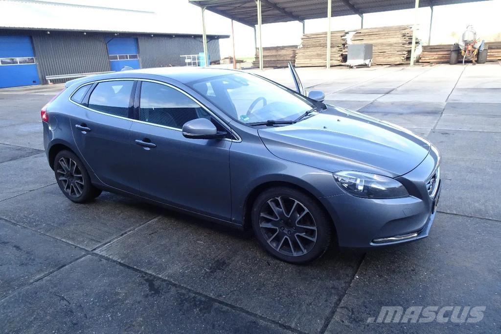 Volvo V40 . Lengvieji automobiliai