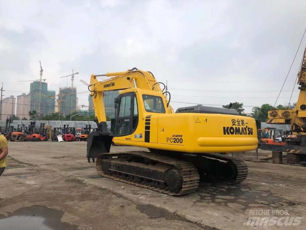 Komatsu PC 200-6 Vikšriniai ekskavatoriai