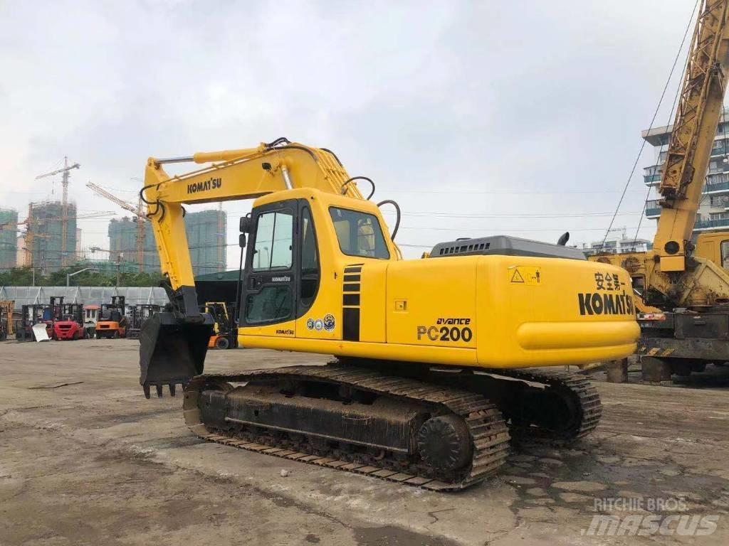 Komatsu PC 200-6 Vikšriniai ekskavatoriai
