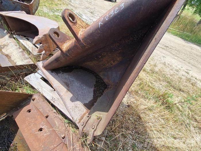 CASE 988 Kaušai