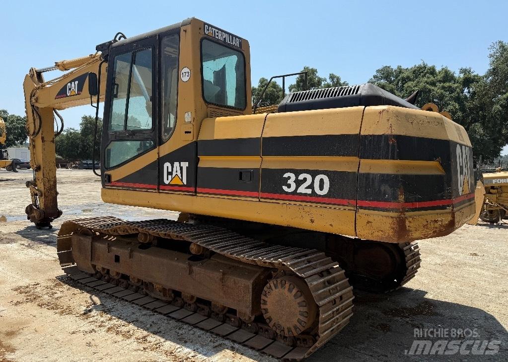 CAT 320 L Vikšriniai ekskavatoriai