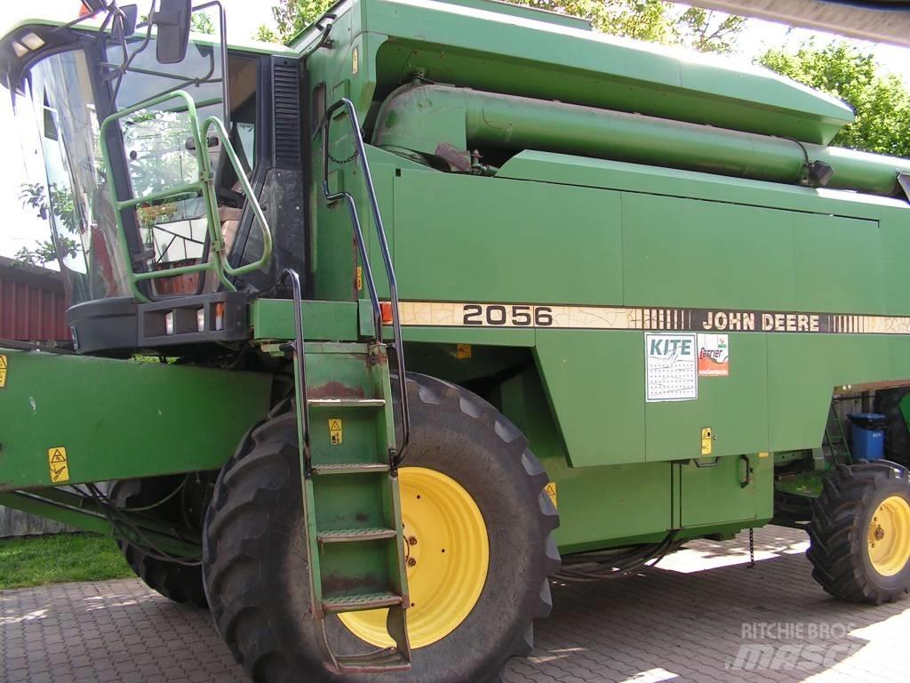 John Deere 2056 Derliaus nuėmimo kombainai