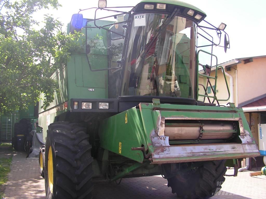 John Deere 2056 Derliaus nuėmimo kombainai