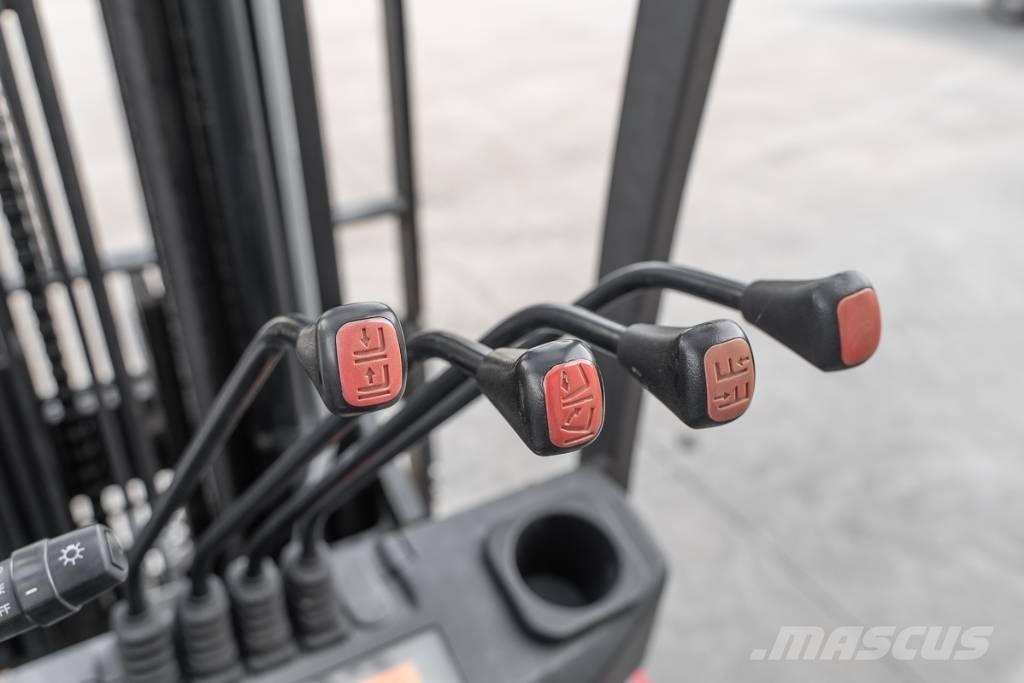 Manitou MI 25 D Dyzeliniai krautuvai