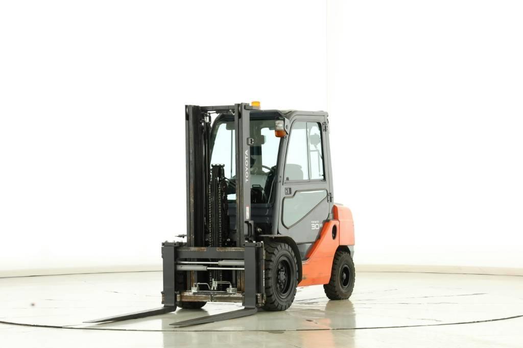 Toyota 02-8-FDF-30 Dyzeliniai krautuvai
