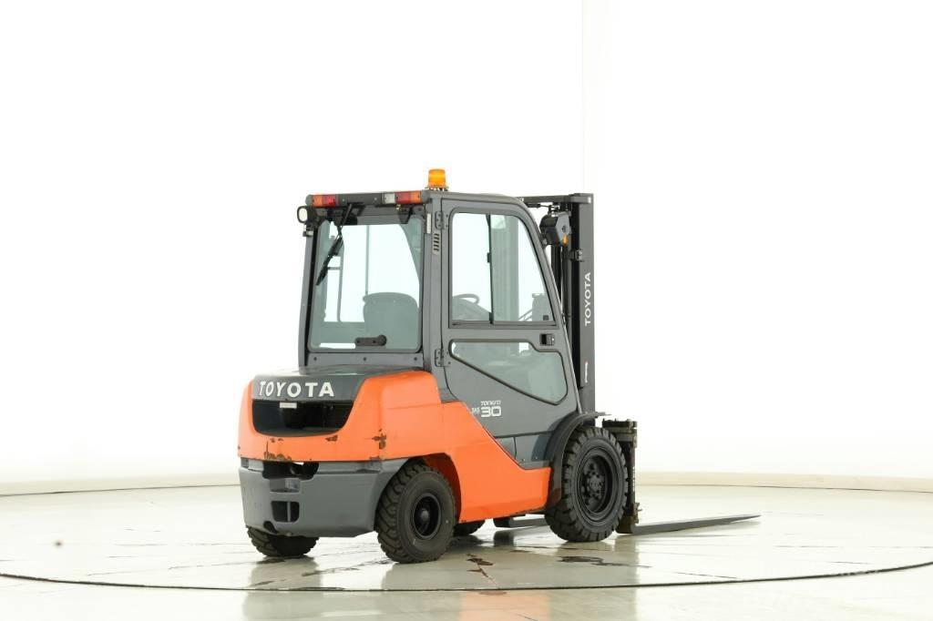 Toyota 02-8-FDF-30 Dyzeliniai krautuvai