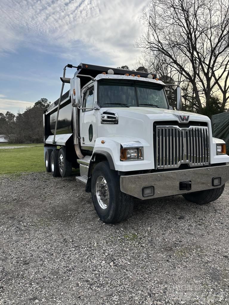 Western Star 4700 Savivarčių priekabų vilkikai