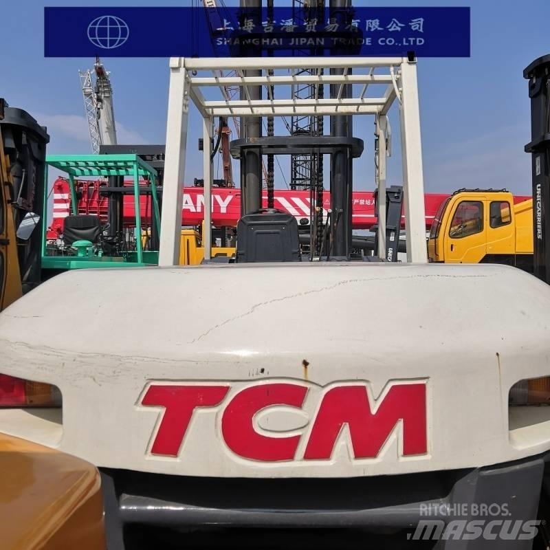 TCM 100 Dyzeliniai krautuvai