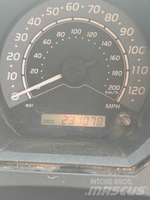 Toyota Hilux Pikapai / Bortiniai sunkvežimiai
