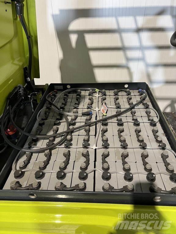 Clark GEX30 Elektriniai šakiniai krautuvai