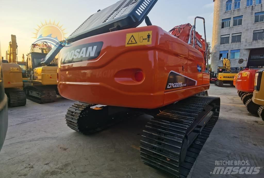 Doosan DX 225 Vikšriniai ekskavatoriai