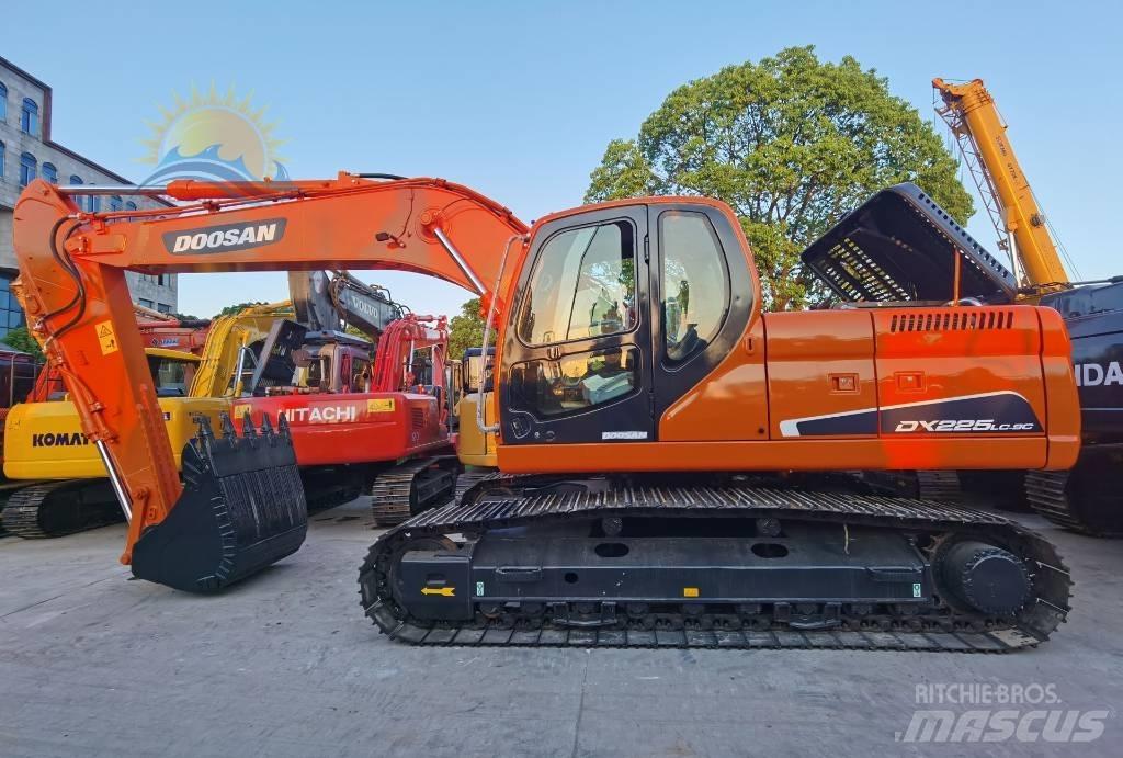 Doosan DX 225 Vikšriniai ekskavatoriai