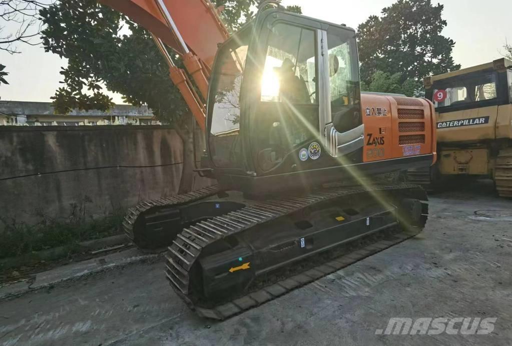Hitachi ZX 200 Vikšriniai ekskavatoriai