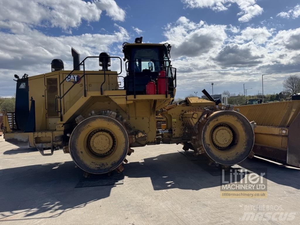 CAT 826 K Atliekų presai