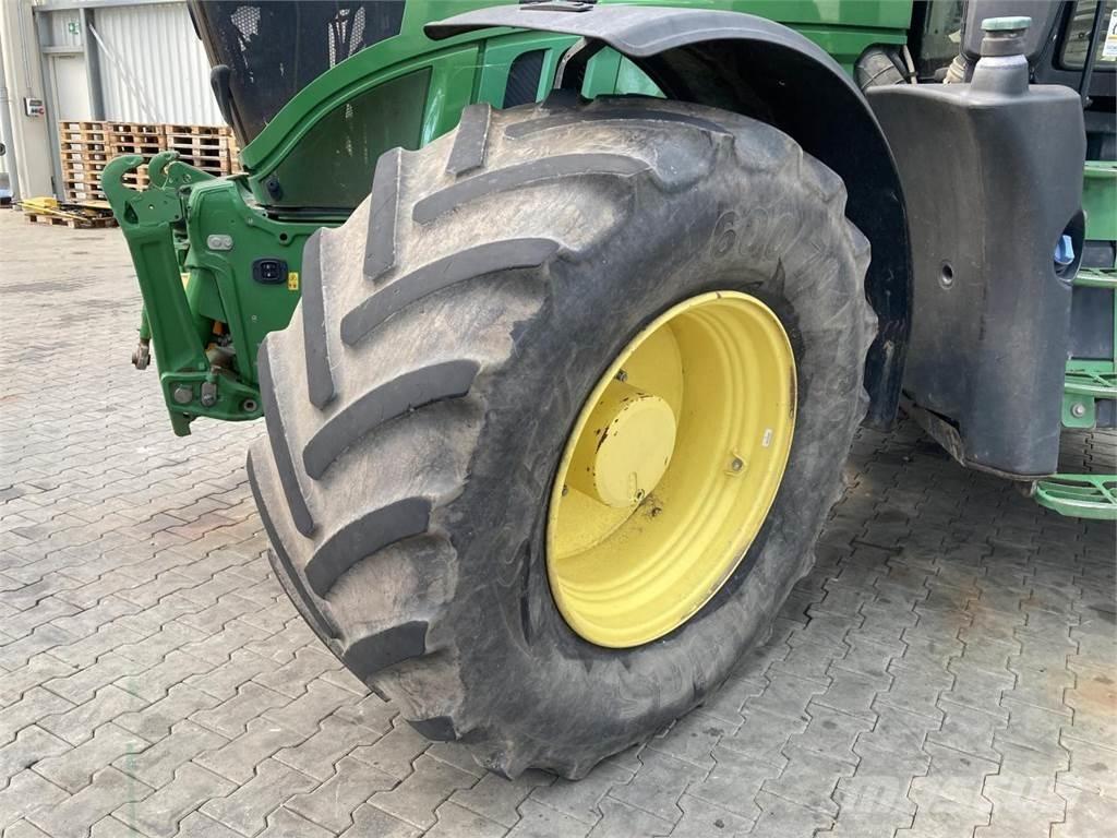 John Deere 6230R Traktoriai