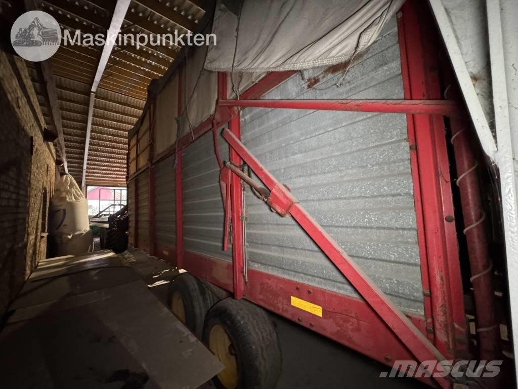 Taarup 1030 Pašarų vežimai