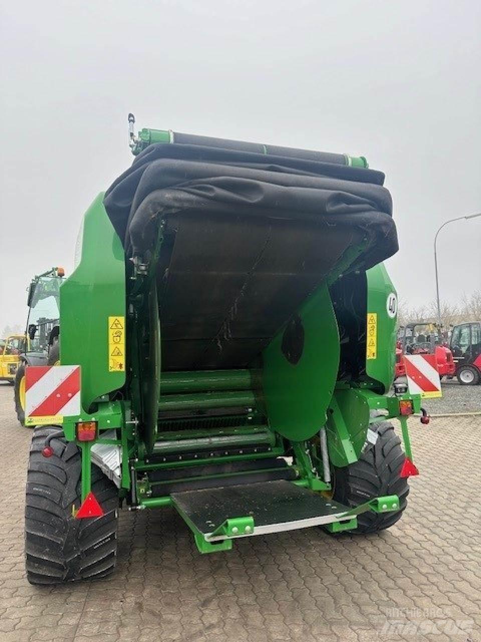 John Deere V461R Ritinių presai