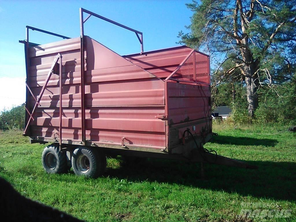 Tuhti 90 Pašarų vežimai