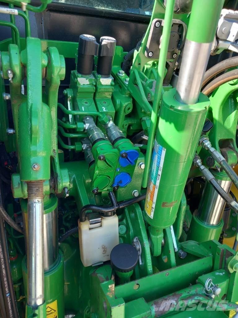 John Deere 5125 R Traktoriai