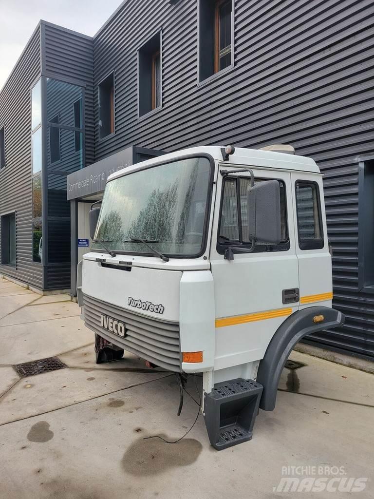 Iveco TURBOTECH Kabinos ir salonai