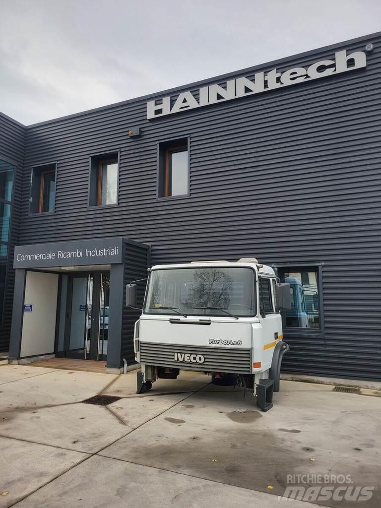 Iveco TURBOTECH Kabinos ir salonai