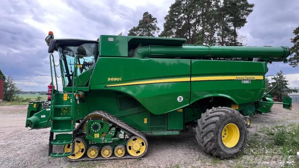 John Deere S 690 Derliaus nuėmimo kombainai