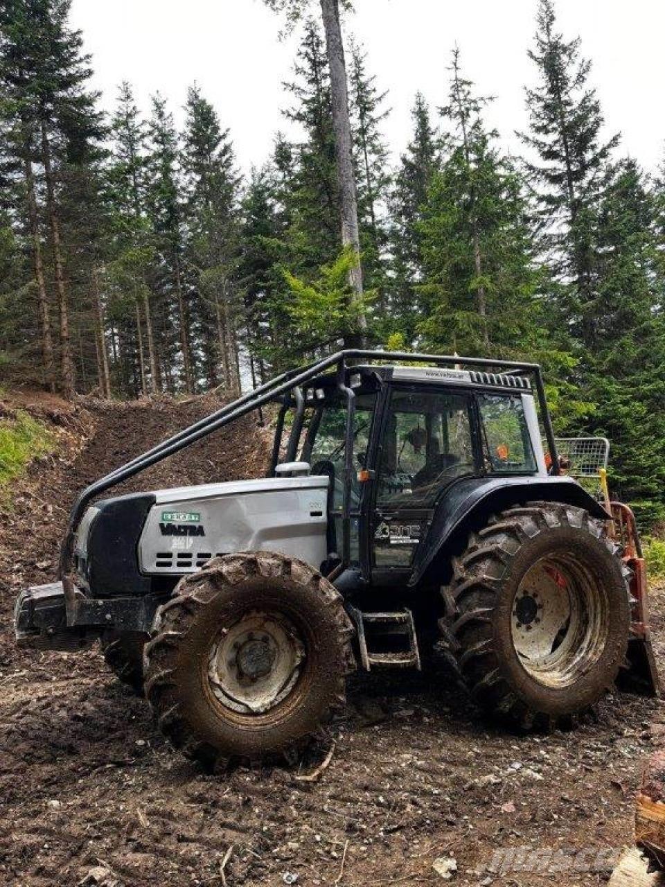 Valtra 6550 Miško traktoriai