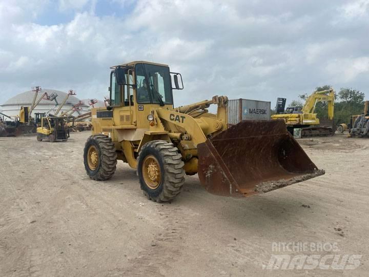 CAT 926E Naudoti ratiniai krautuvai