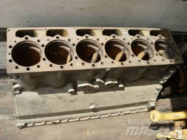 CAT D333 Kiti naudoti statybos komponentai
