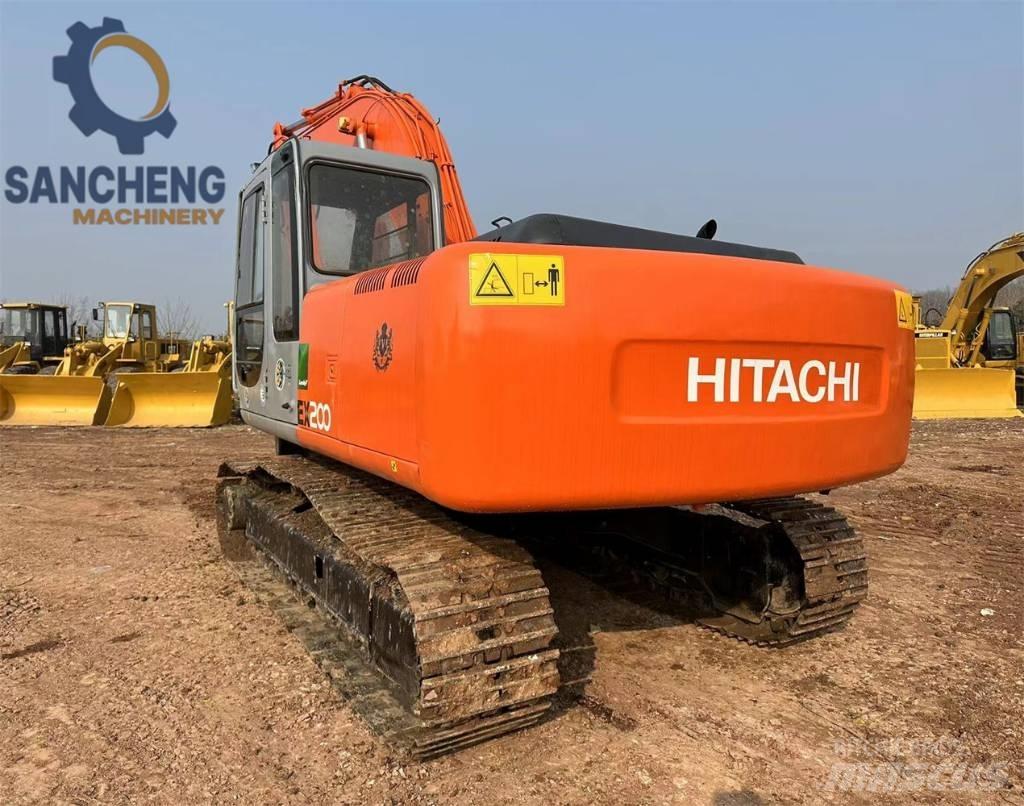 Hitachi EX 200 Vikšriniai ekskavatoriai