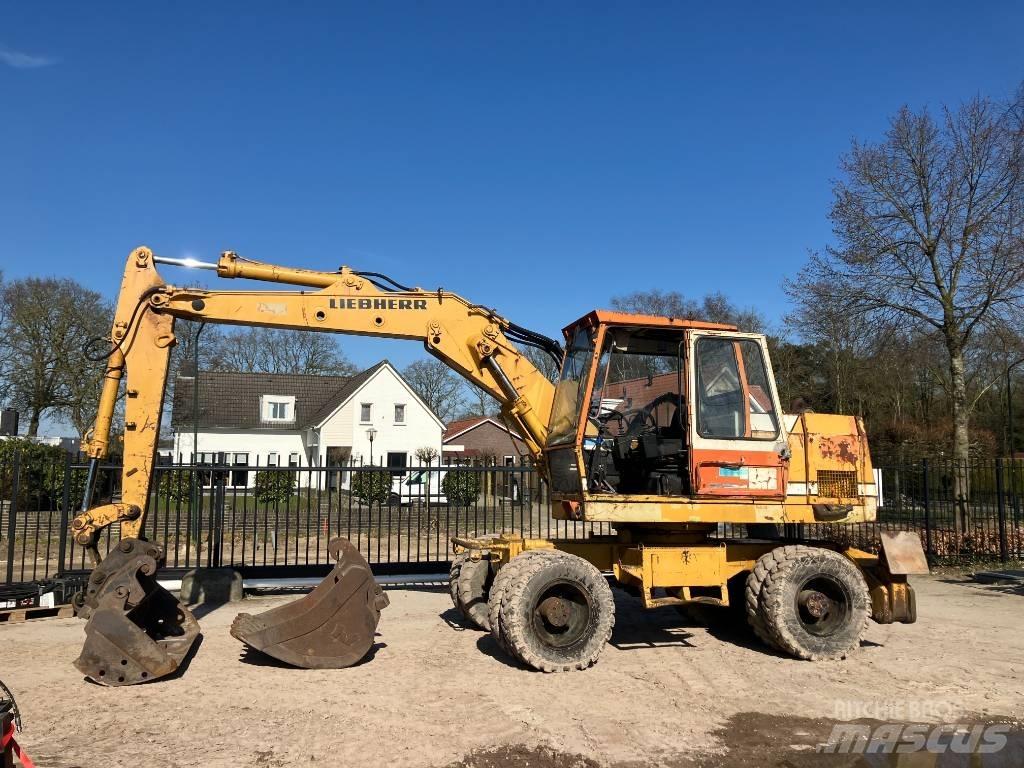 Liebherr A 900 B Ratiniai ekskavatoriai
