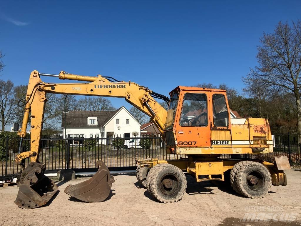 Liebherr A 900 B Ratiniai ekskavatoriai