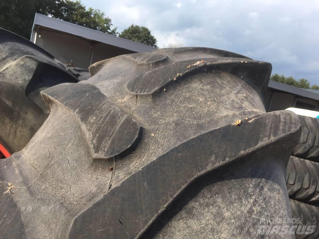 Taurus 20.8 R 38 Padangos, ratai ir ratlankiai
