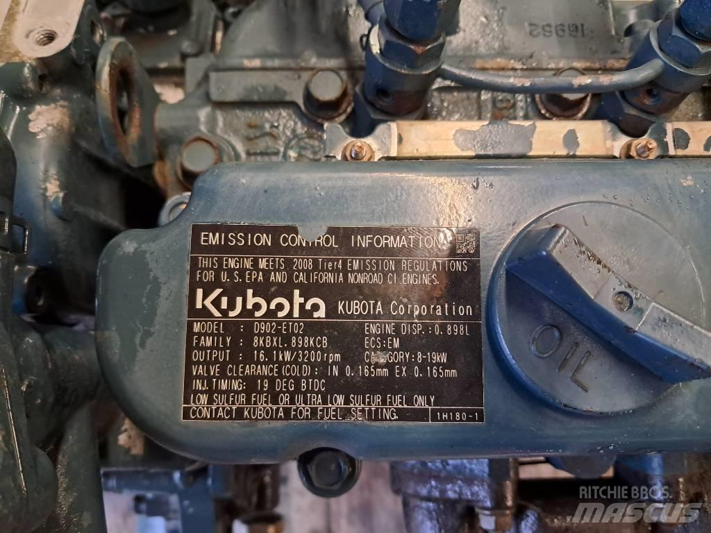 Kubota D-902 Varikliai