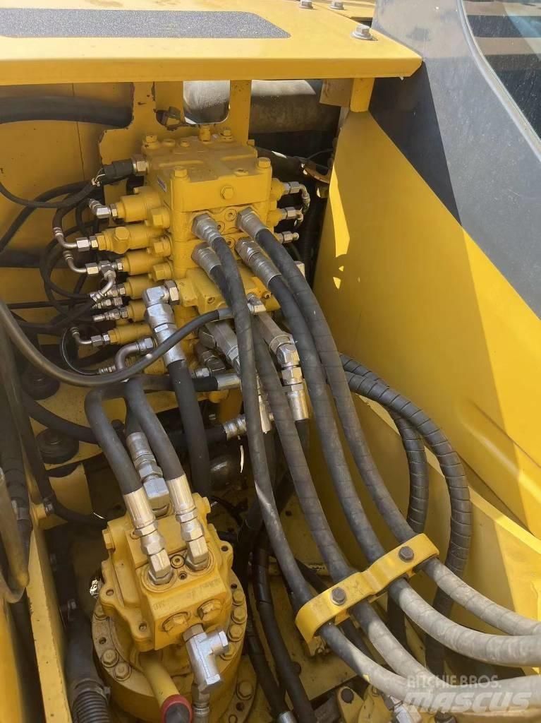Komatsu PC 130-8 Vidutinės galios ekskavatoriai 7-12 t