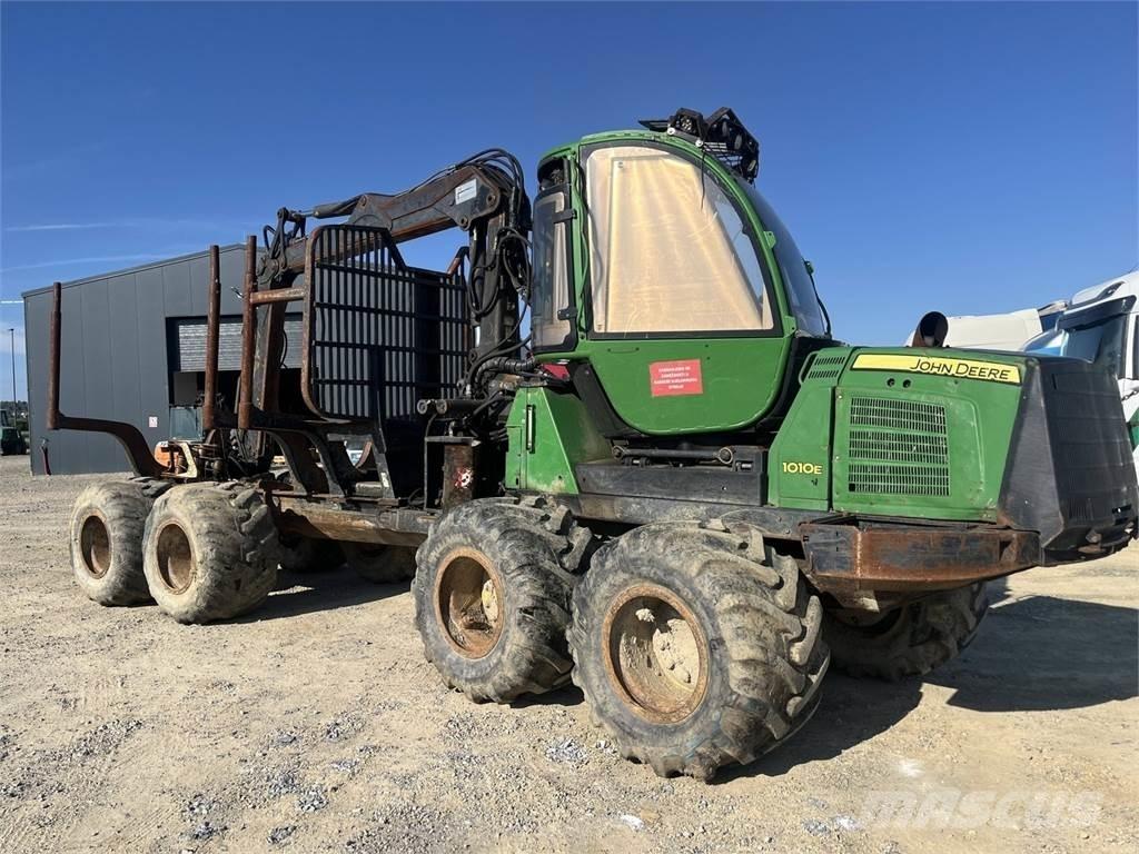 John Deere 1010E Miško technika (Harvesteriai)