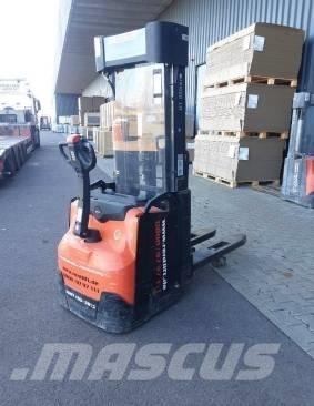 Toyota BT SWE 160 L Rankiniai padėklų rietuvai