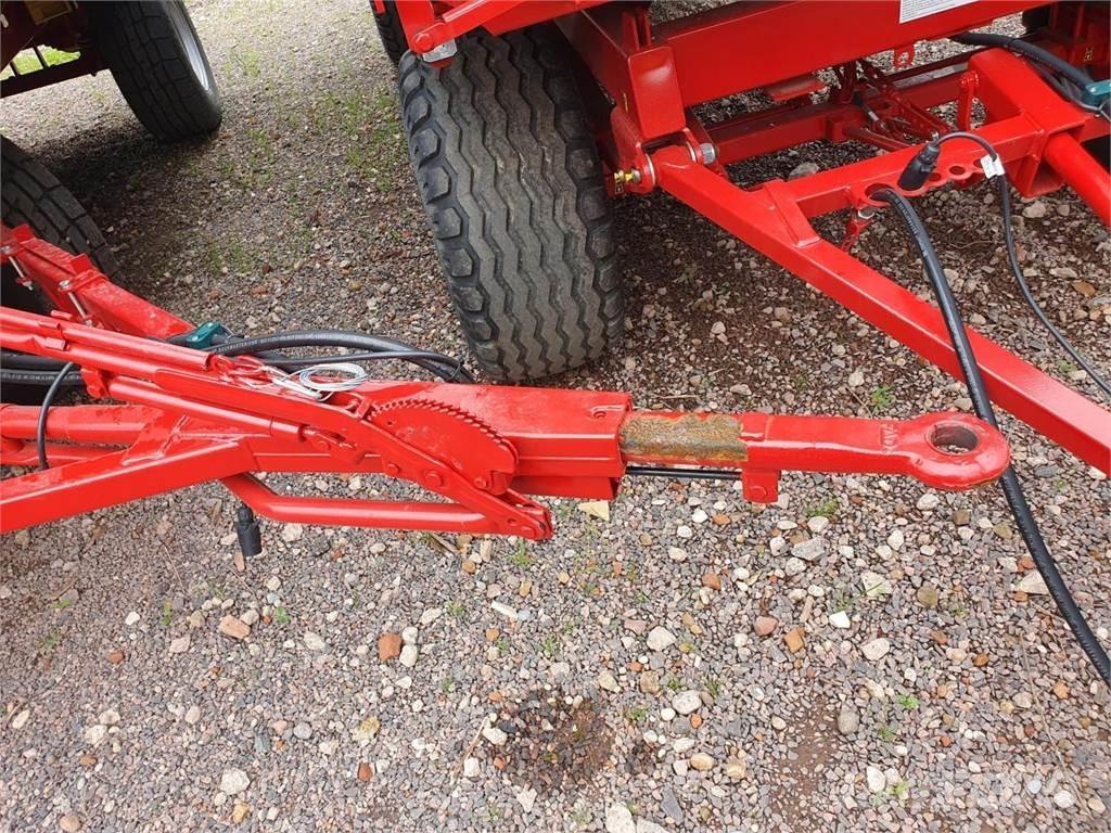 Farmtech ZDK 800 Savivartės priekabos