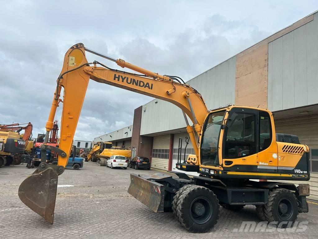 Hyundai 140W-9A Ratiniai ekskavatoriai