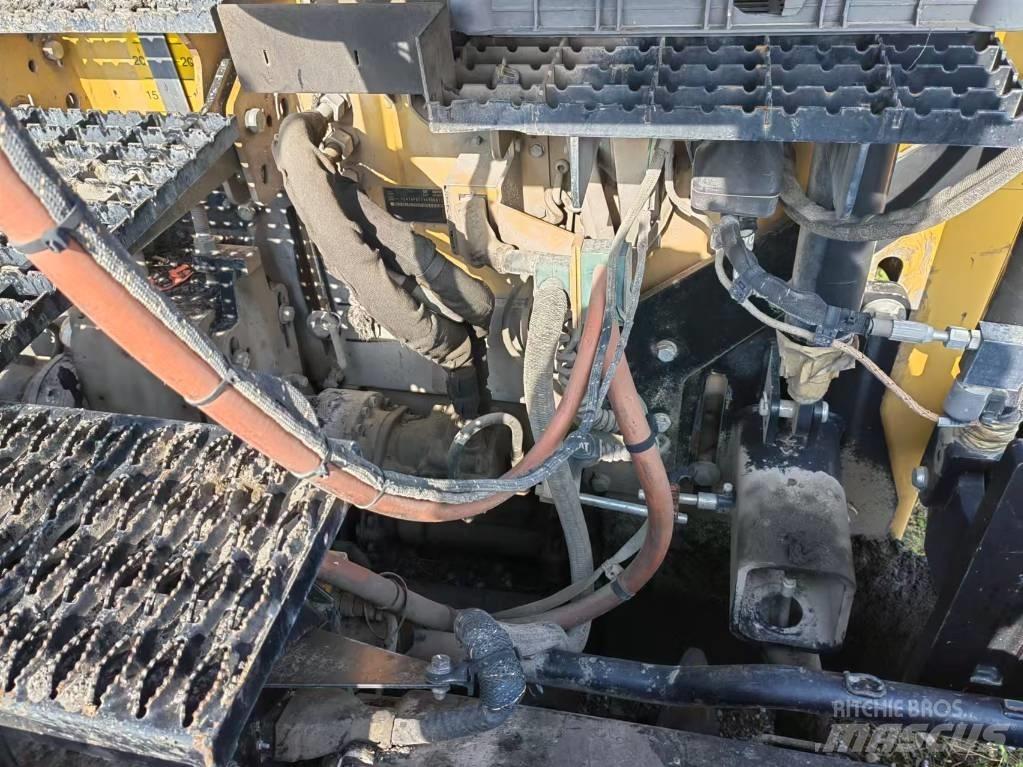 CAT AP655F Asfalto klotuvai