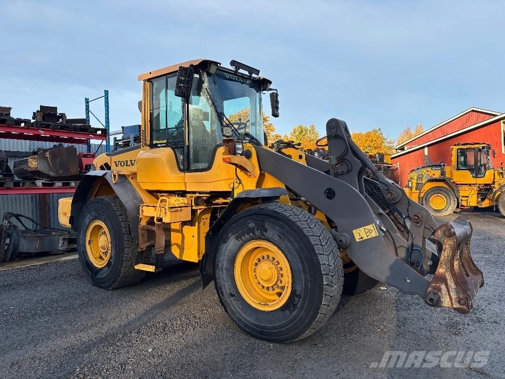 Volvo L90F Naudoti ratiniai krautuvai