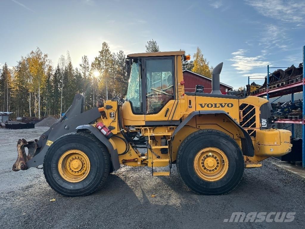 Volvo L90F Naudoti ratiniai krautuvai