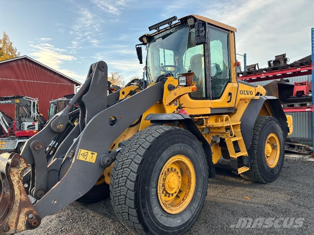 Volvo L90F Naudoti ratiniai krautuvai