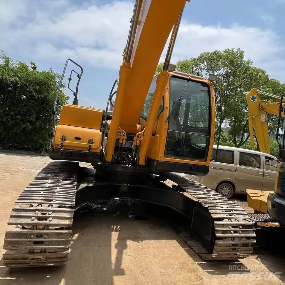 Hyundai R220-9s Vikšriniai ekskavatoriai