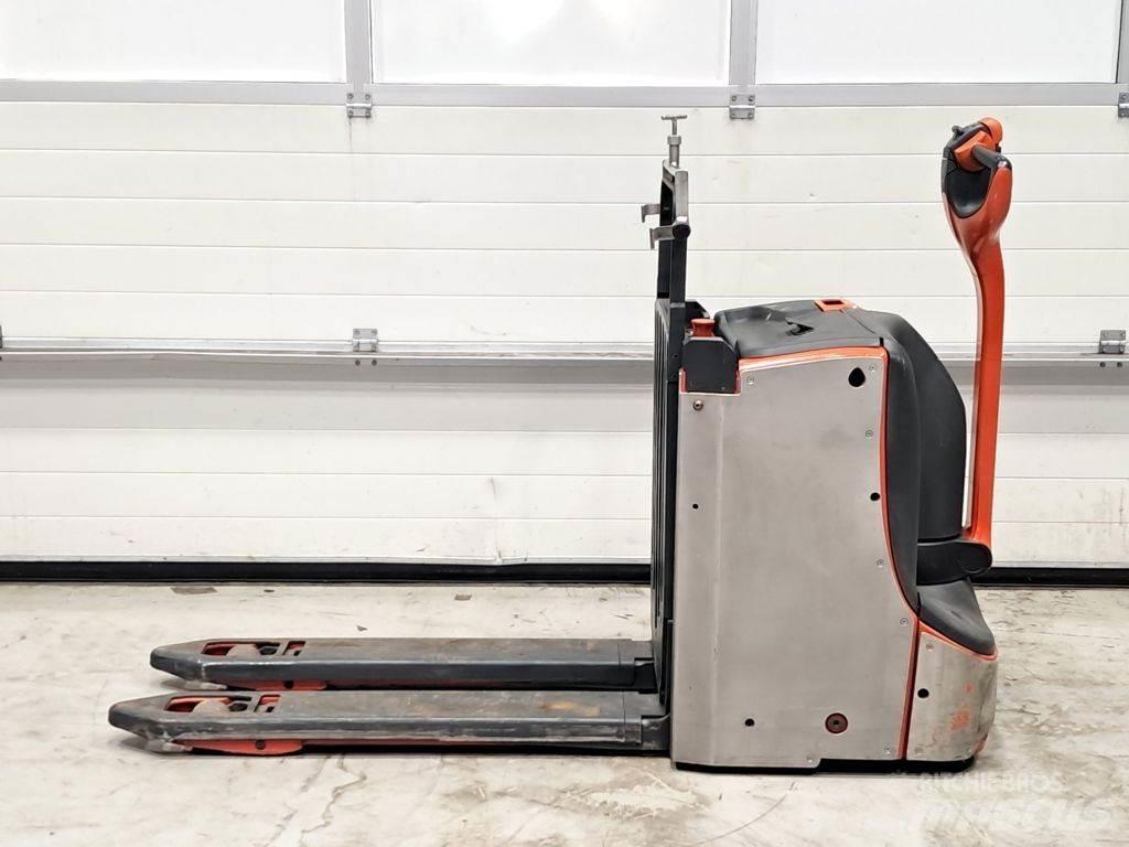 Linde T16L Mažų aukščių keltuvai