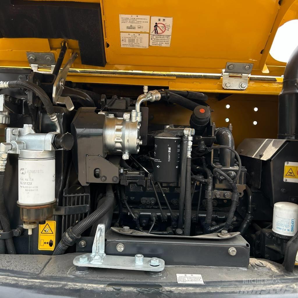 Komatsu 60-8 Vikšriniai ekskavatoriai