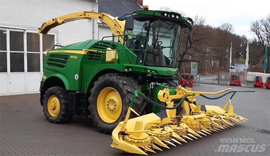 John Deere 8400i Pašarų ruošimo technika