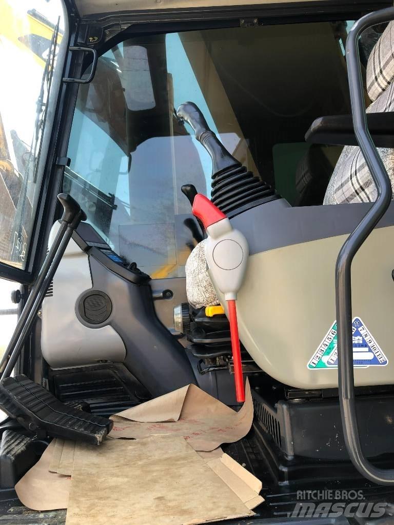 Komatsu 450 Vikšriniai ekskavatoriai