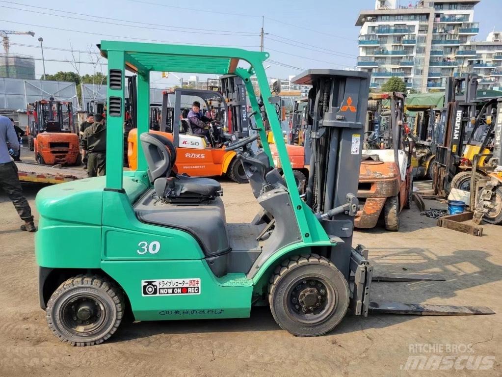 Mitsubishi FD30 Dyzeliniai krautuvai