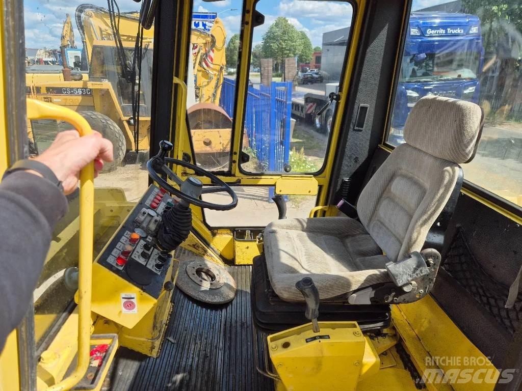 Bomag BW 144 AD-2 Porinių būgnų volai